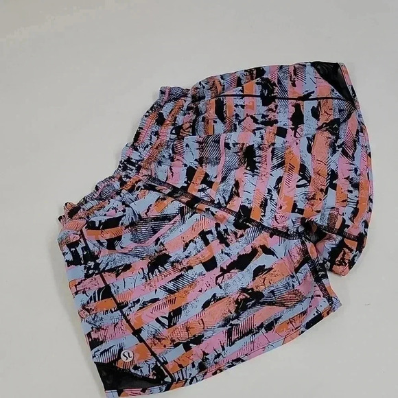 Lululemon Hotty Hot Short II *Long 4"Inversion Multi / Black - Picture 10 of 16